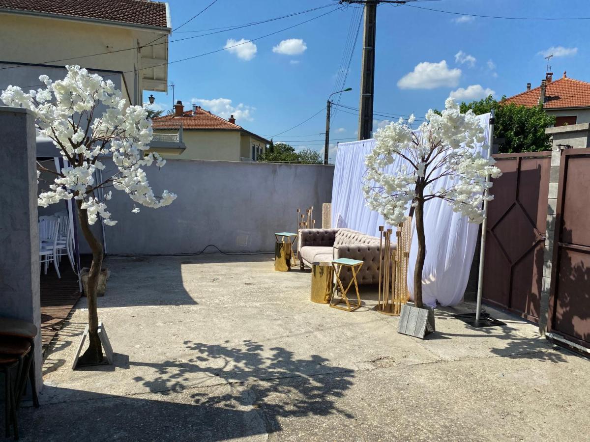 Apartament Pavillon Bon Enfant Saint-Priest  Zewnętrze zdjęcie